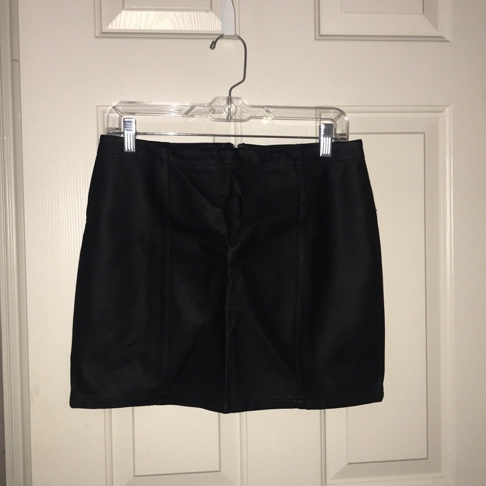Forever 21 fake leather skirt